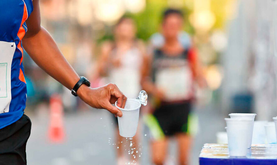 Beber mucha agua en una maratón, ¿es beneficioso?