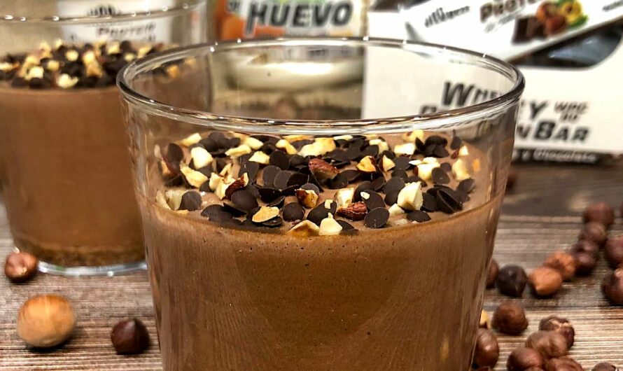 Receta Mousse proteica de Choco y Avellanas Vitobest®.